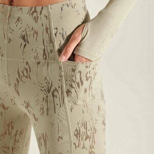 Sweaty Betty X Halle Berry super soft leggings 7/8